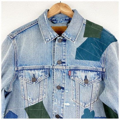 Levi's NWT Vintage Fit Relaxed Trucker Jacket With Patches Size Small