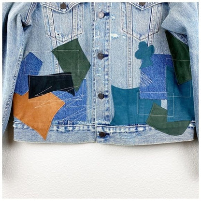 Levi's NWT Vintage Fit Relaxed Trucker Jacket With Patches Size Small