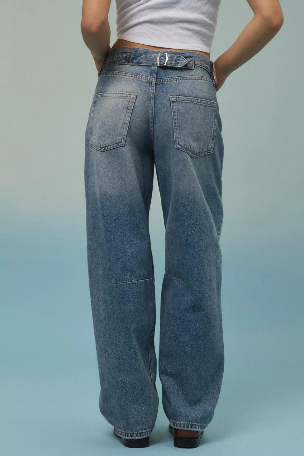 Urban Outfitters BDG Logan Buckle Baggy Barrel Jeans in Arizona - 25