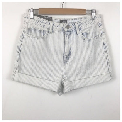 Urban Outfitters BDG High Rise Mom Denim Shorts in Faded Stripe Size 29