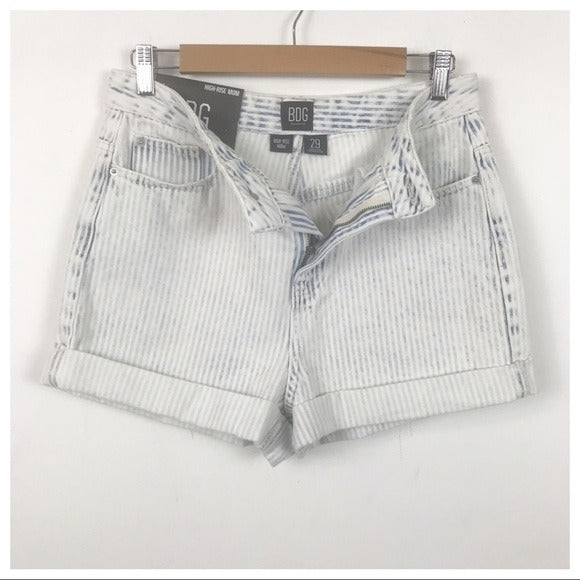 Urban Outfitters BDG High Rise Mom Denim Shorts in Faded Stripe Size 29