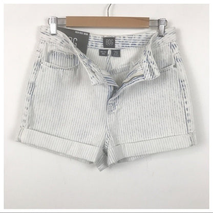 Urban Outfitters BDG High Rise Mom Denim Shorts in Faded Stripe Size 29