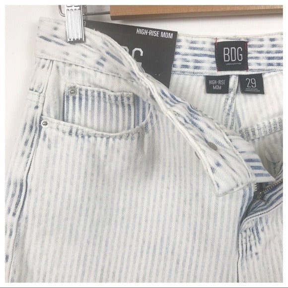 Urban Outfitters BDG High Rise Mom Denim Shorts in Faded Stripe Size 29