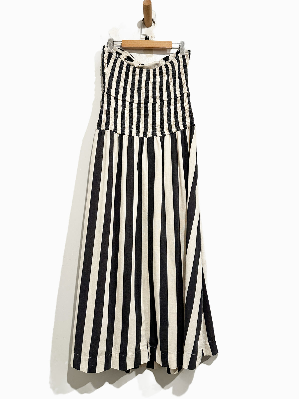 Moon River Stripe Ruched Strapless Midi Dress in Navy/White - Medium