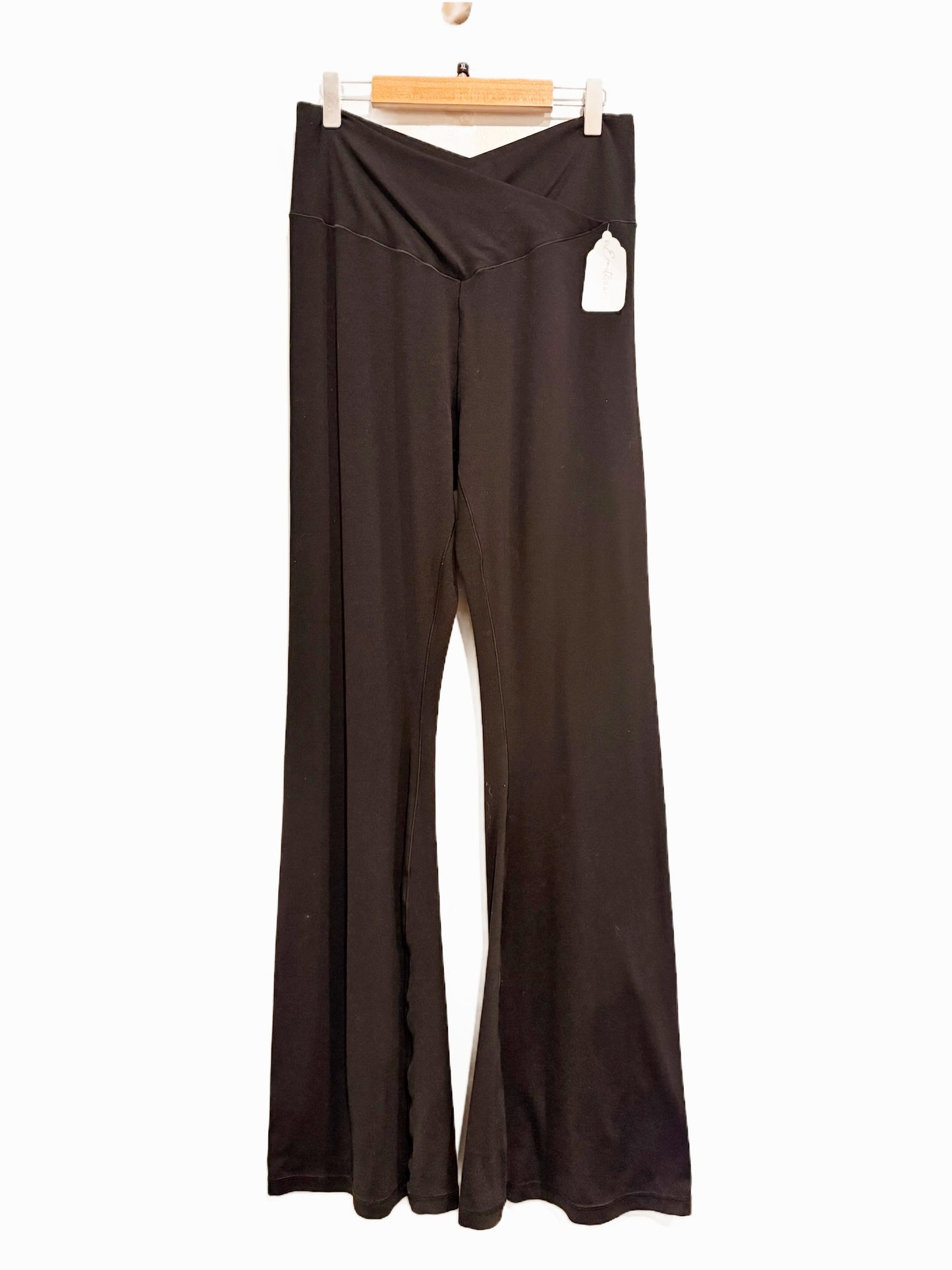 Offline by Aerie Real Me High Waisted Crossover Flare Legging in Black - XL