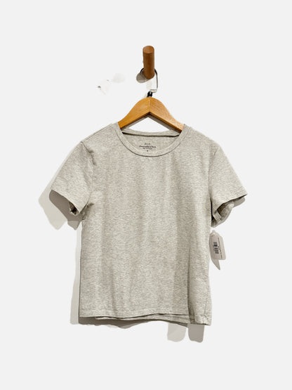 Abercrombie & Fitch Gray Baby Tee - Medium