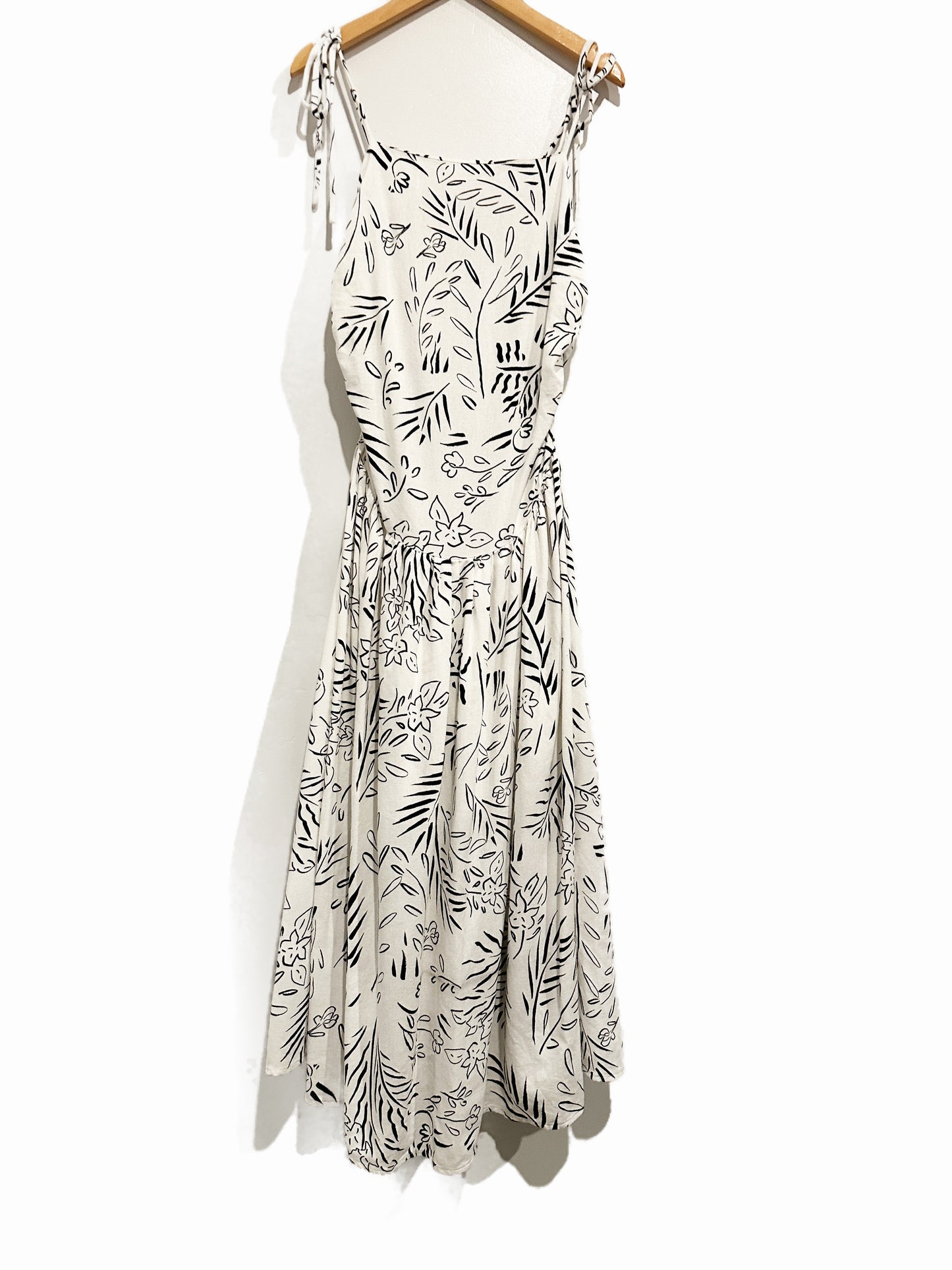 Promesa Blooming Artistry Floral Drop-Waist Midi Dress - Small