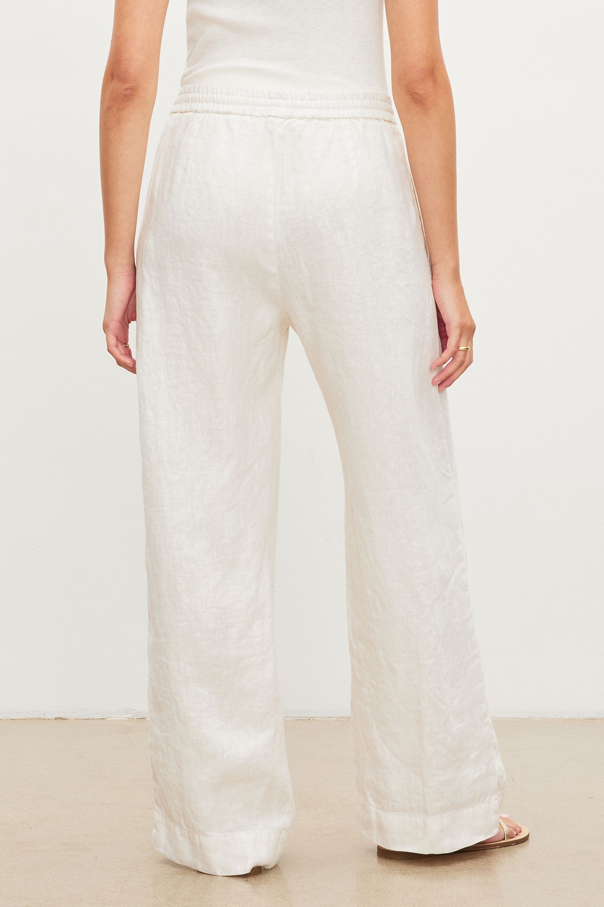 Velvet By Graham & Spencer Gwyneth Heavy Linen Pant in Bisque - Small