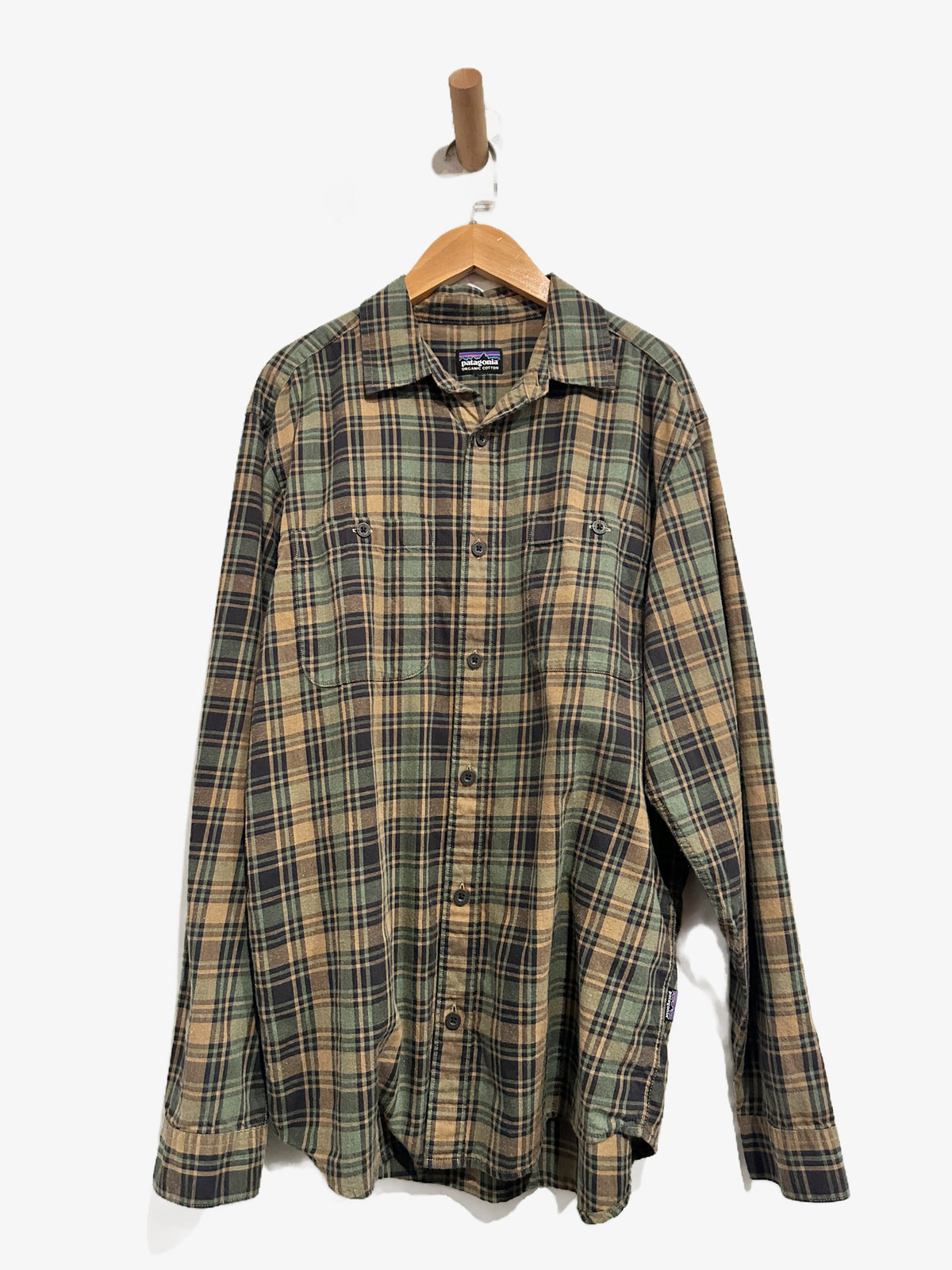 Patagonia Long Sleeved Pima Cotton Shirt in Campfire: Hemlock Green