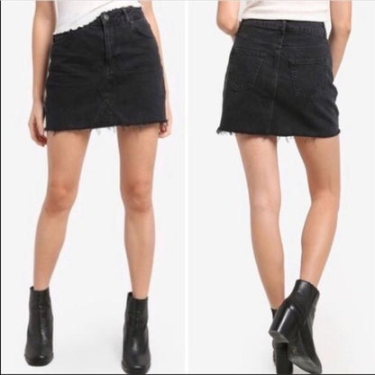 American Eagle Hi-Rise Festival Mini Skirt in Washed Black Size 8