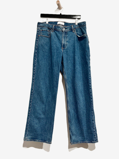 Abercrombie & Fitch Baggy Low Rise Jean - 30
