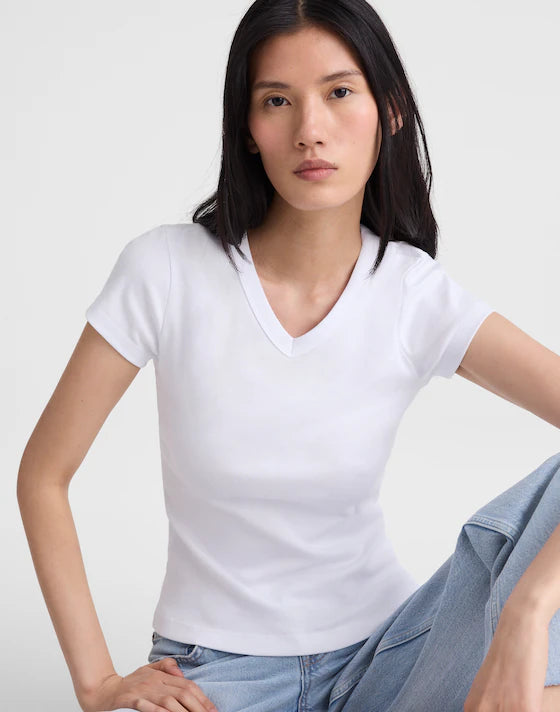 Madewell The '90s V-Neck Baby Tee in White - XS