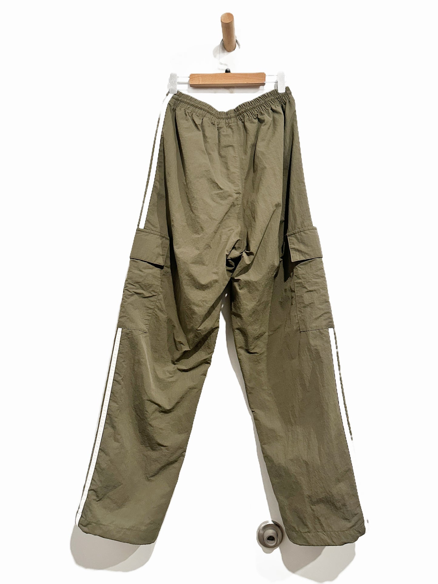 Adidas Adicolor 3-Stripes Cargo Pants in Green - Small