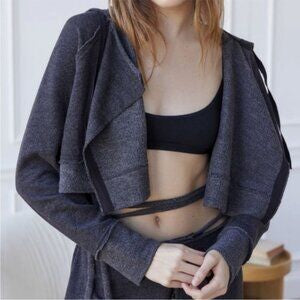 Urban Outfitters Gray Crop Sweatshirt - XS