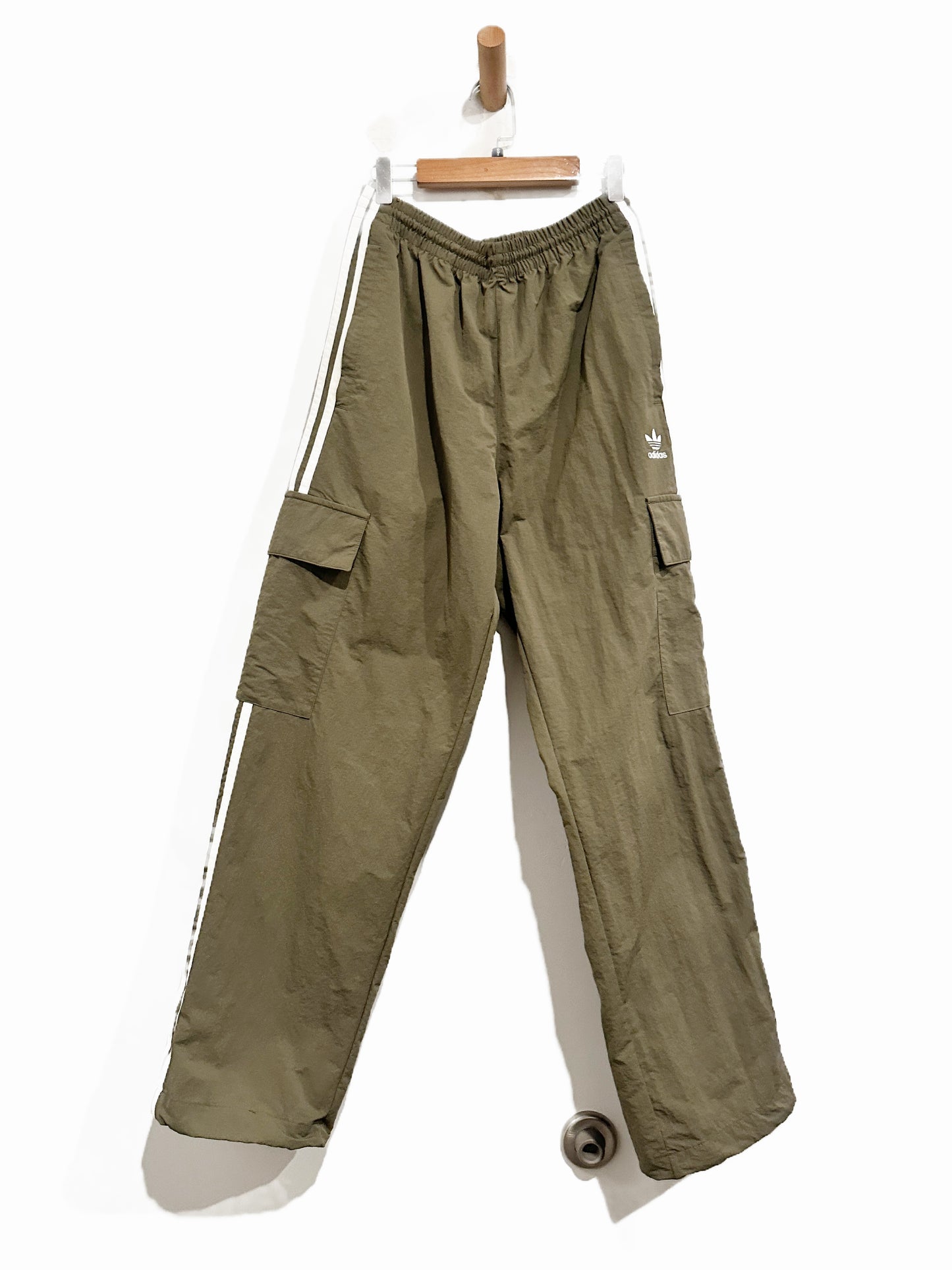 Adidas Adicolor 3-Stripes Cargo Pants in Green - Small