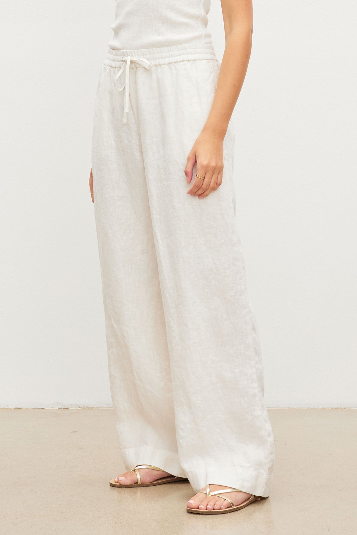 Velvet By Graham & Spencer Gwyneth Heavy Linen Pant in Bisque - Small
