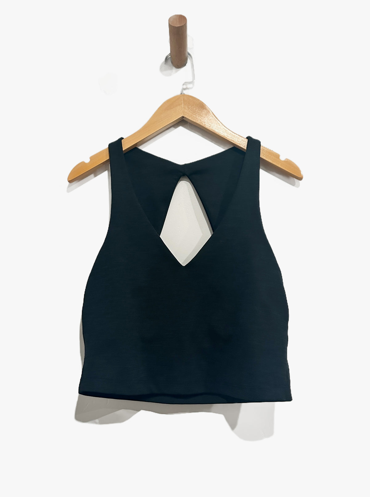 Beyond Yoga Heather Rib Fresh Cut Cropped Tank in Black