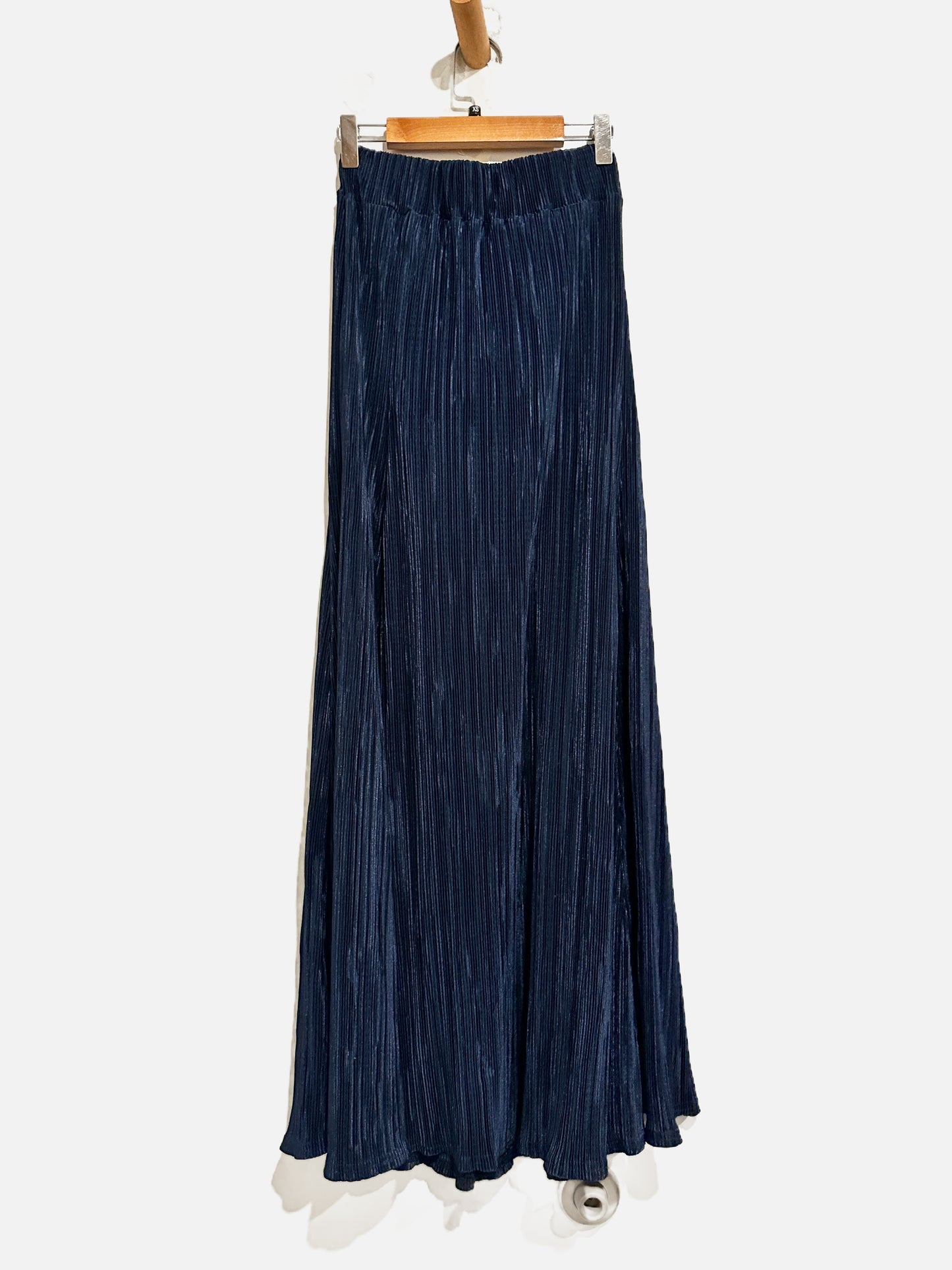 Pinky Yotto Navy Pleated Midi Skirt