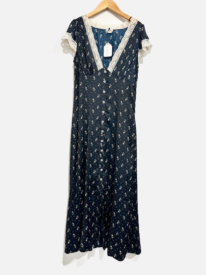 Kimchi Blue Faye Lace Trim Button-Down Midi Dress in Navy - Small