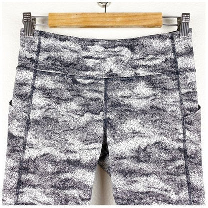 Lululemon Pace Rival Capris Size 6 Power Luxtreme Hazy Days Black White / Black