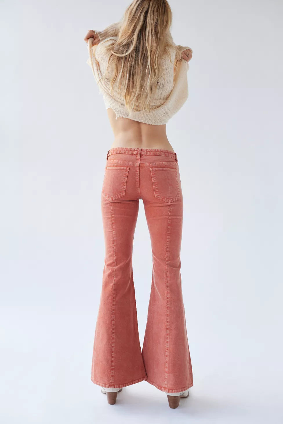 NWT UO BDG Corduroy Low-Rise Extreme Flare Pant in Rust - 24