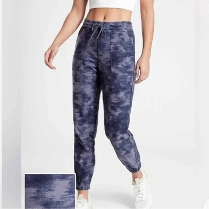 Athleta Farallonn Printed Jogger in Blue Size 4