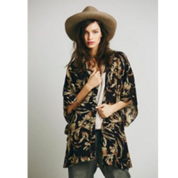 Free People + Love Project Brown Floral Printed Kimono Wrap Size Medium