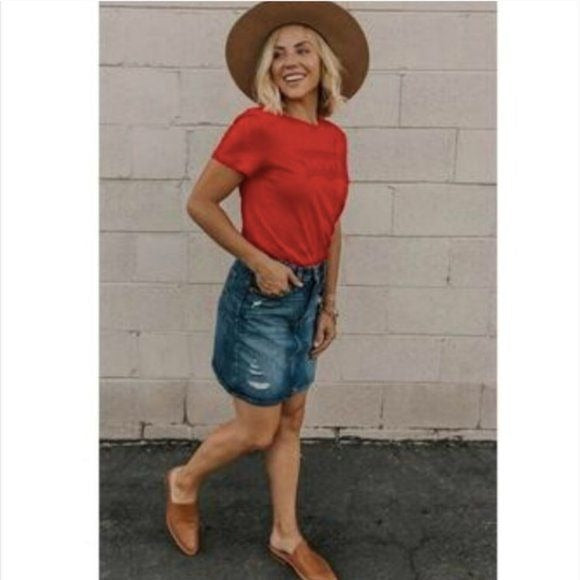 Levi's NWT Deconstructed Skirt in Medium Wash Size 27