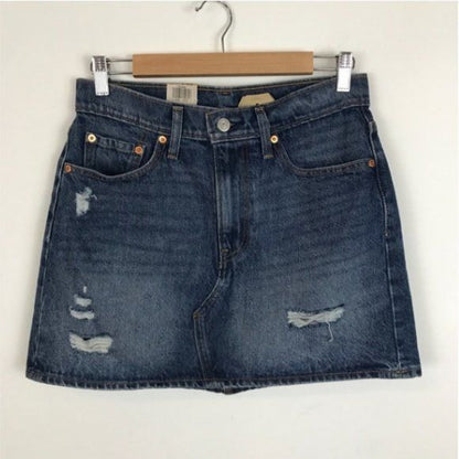 Levi's NWT Deconstructed Skirt in Medium Wash Size 27