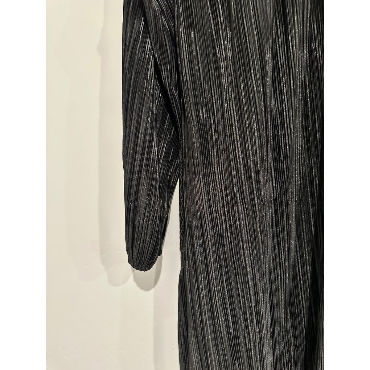 Banana Republic NWT Plisse Swing Dress in Black - Small