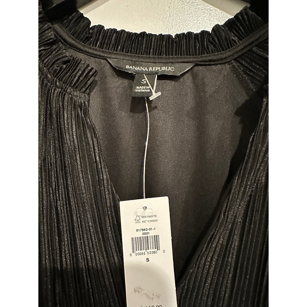Banana Republic NWT Plisse Swing Dress in Black - Small