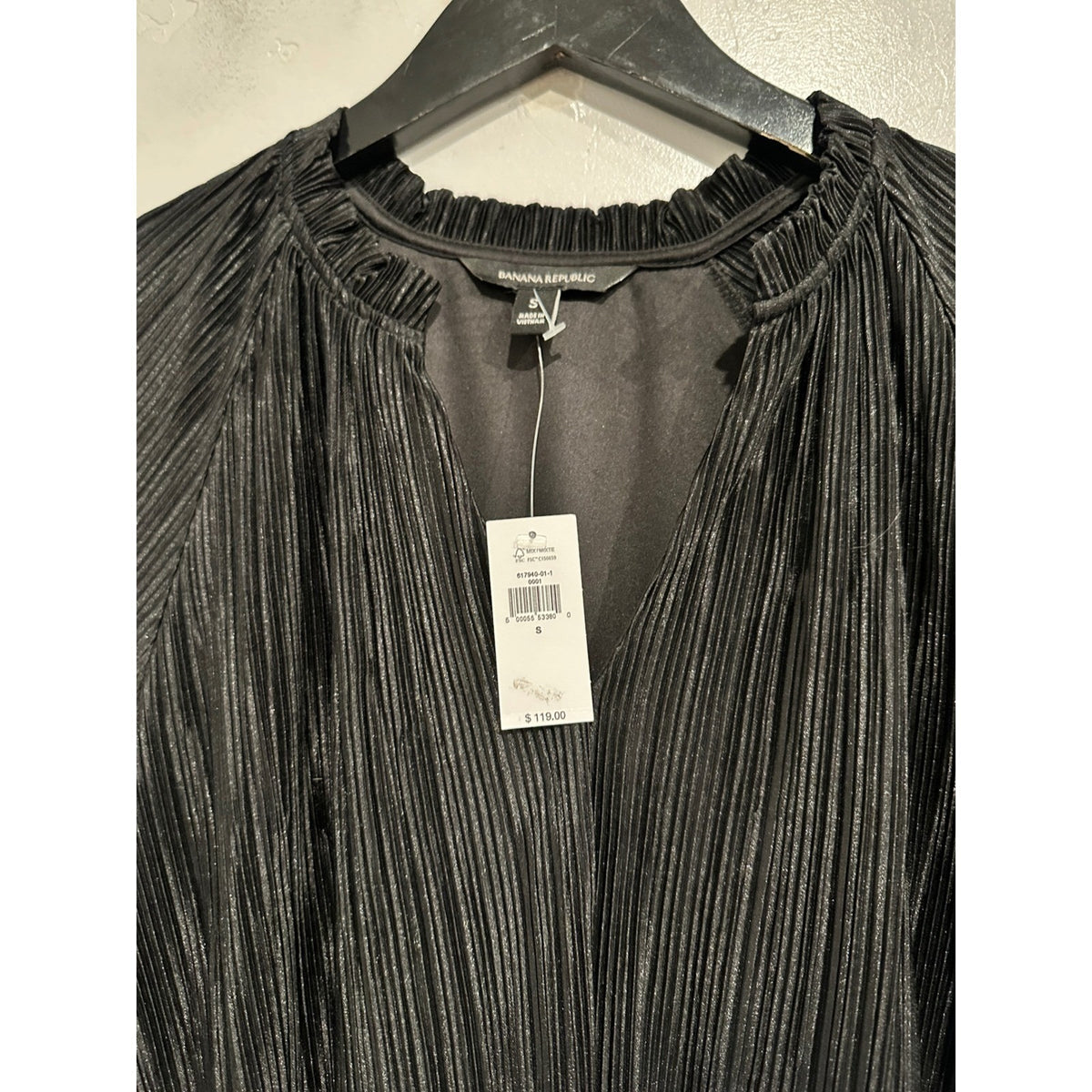Banana Republic NWT Plisse Swing Dress in Black - Small