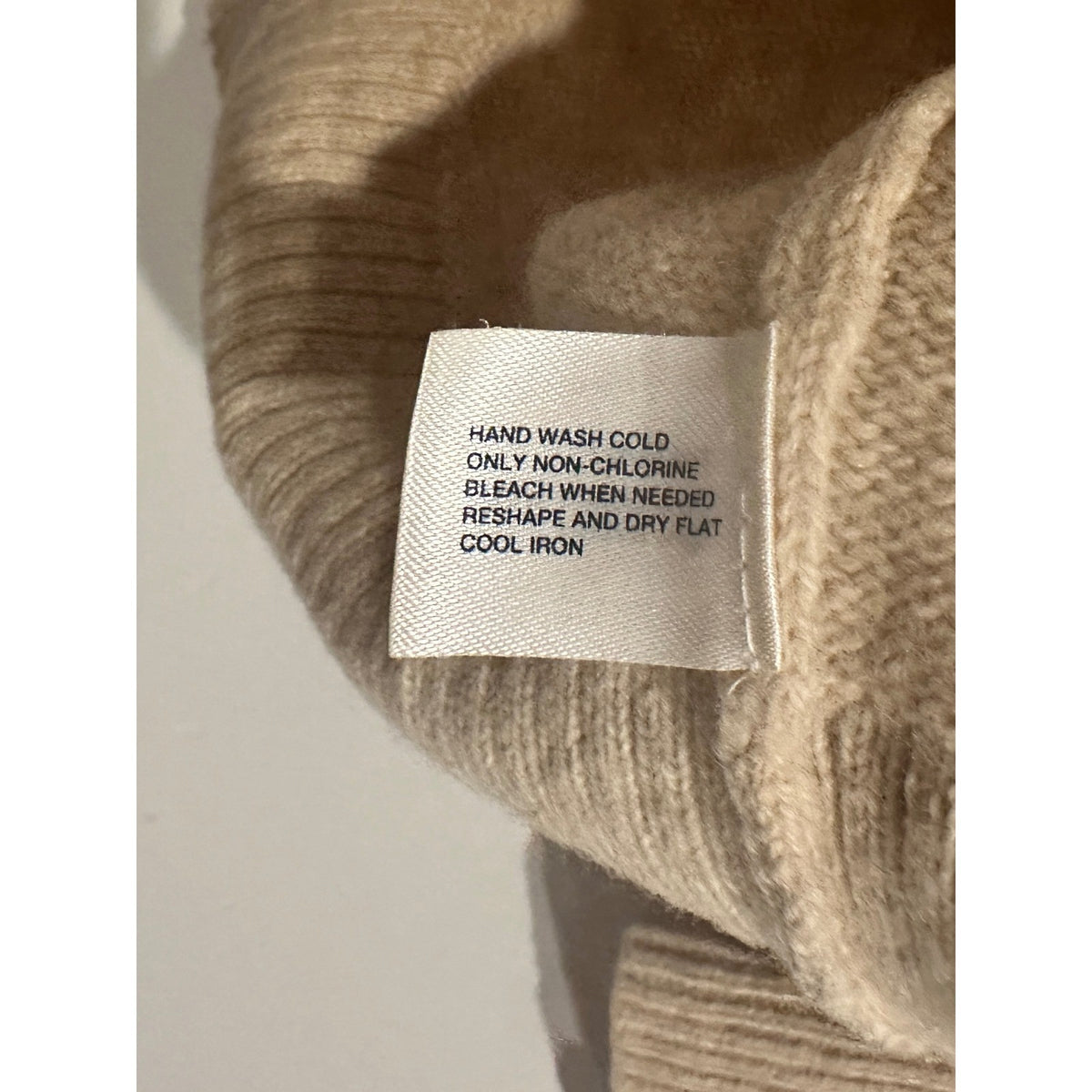 Gap Y2K Beige, Pink, Orange Argyle Lambswool Blend Sweater - Medium