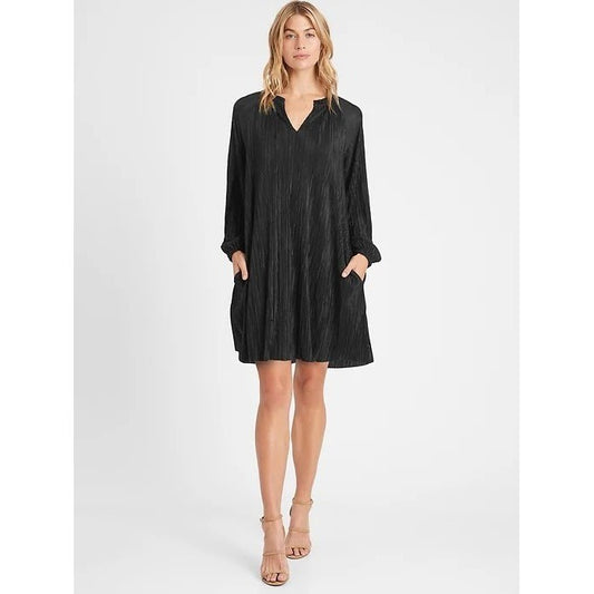 Banana Republic NWT Plisse Swing Dress in Black - Small