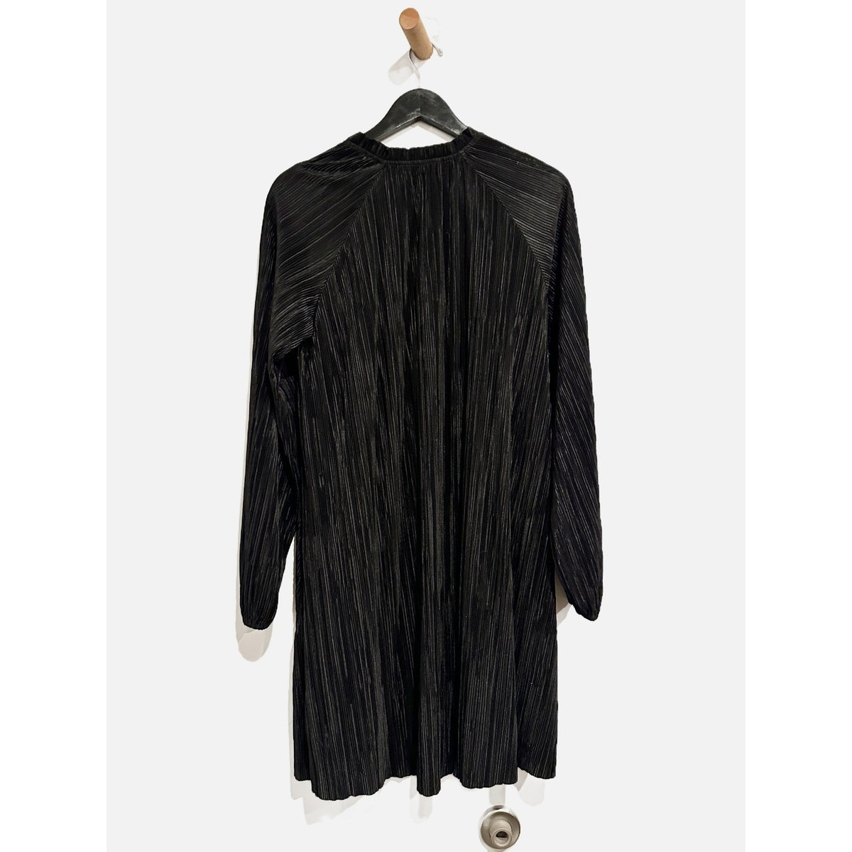 Banana Republic NWT Plisse Swing Dress in Black - Small