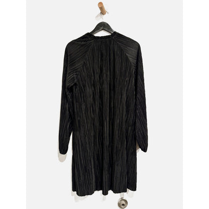 Banana Republic NWT Plisse Swing Dress in Black - Small